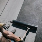 วัสดุกันซึมหลังคามีกี่ประเภท เลือกแบบไหนให้เหมาะกับบ้านคุณ